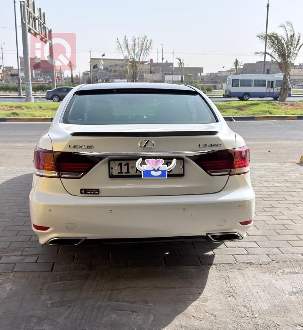 Lexus LS